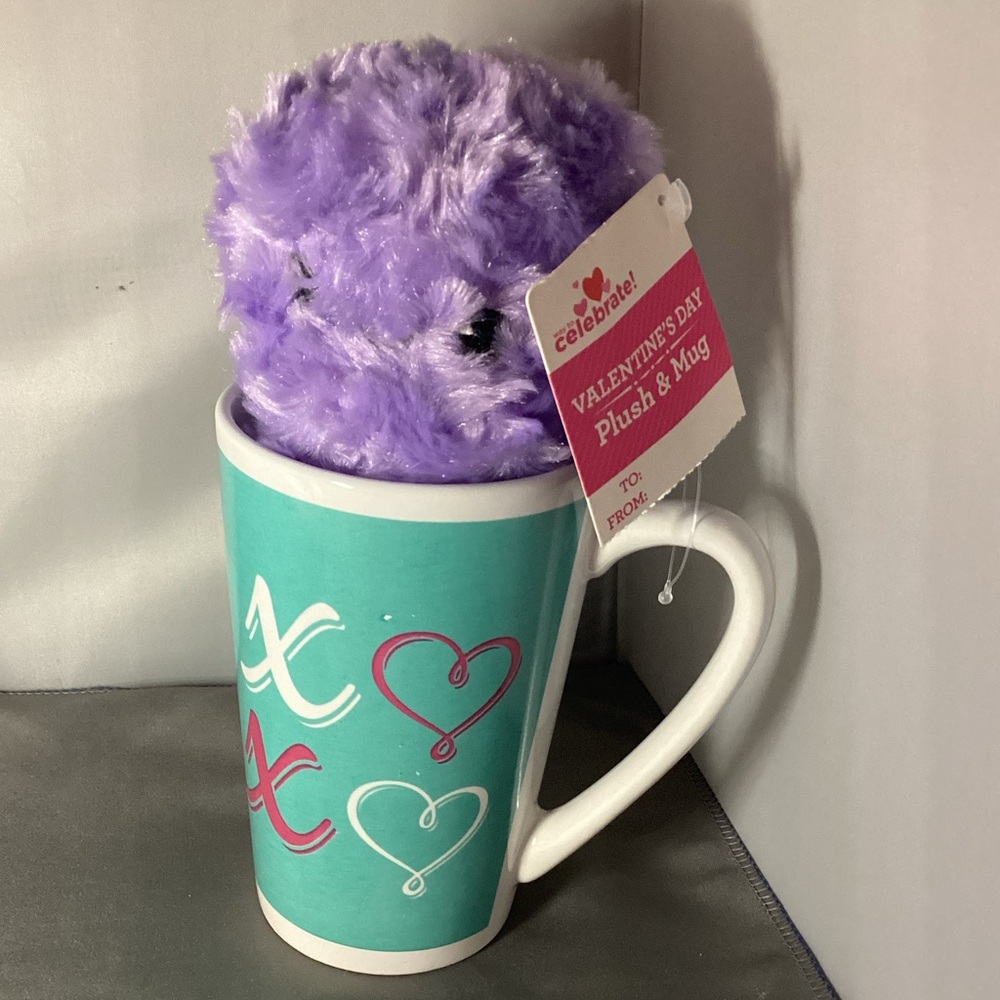 XOXO Latte Mug with Adorable Octopus Plushy! Gift set - Picture 4 of 4
